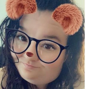 Meet your Posher, Leah